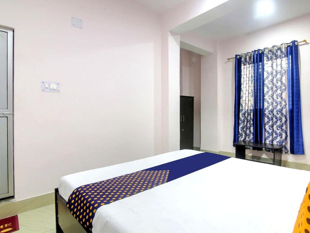 Raison Hotel room